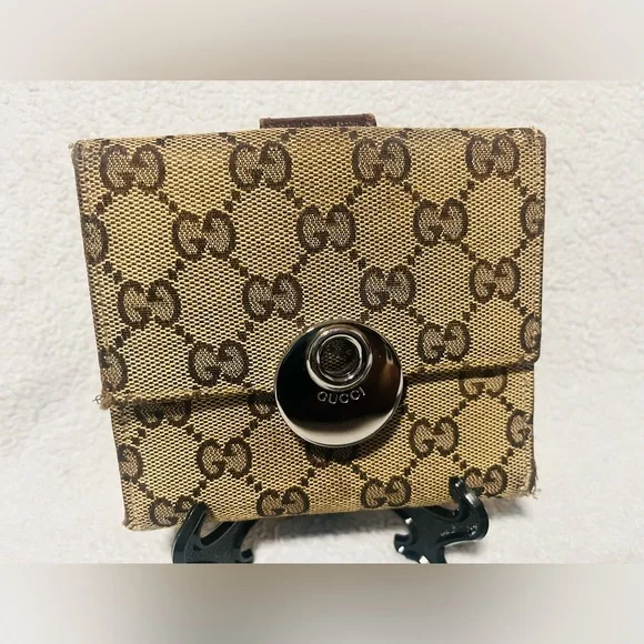 Gucci Eclipse Monogram Compact Wallet - Picture 13 of 13